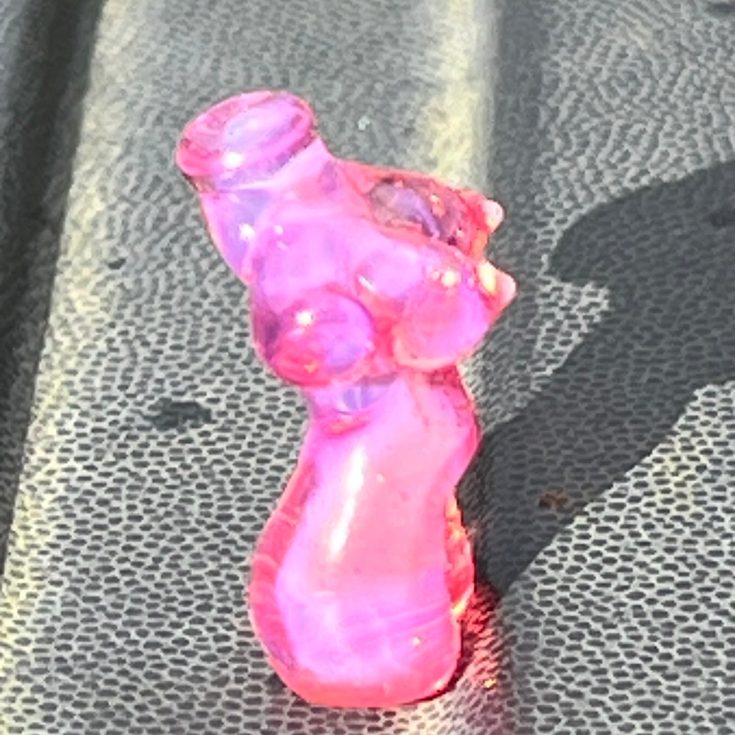 Micro female form sculpture in Telemagenta