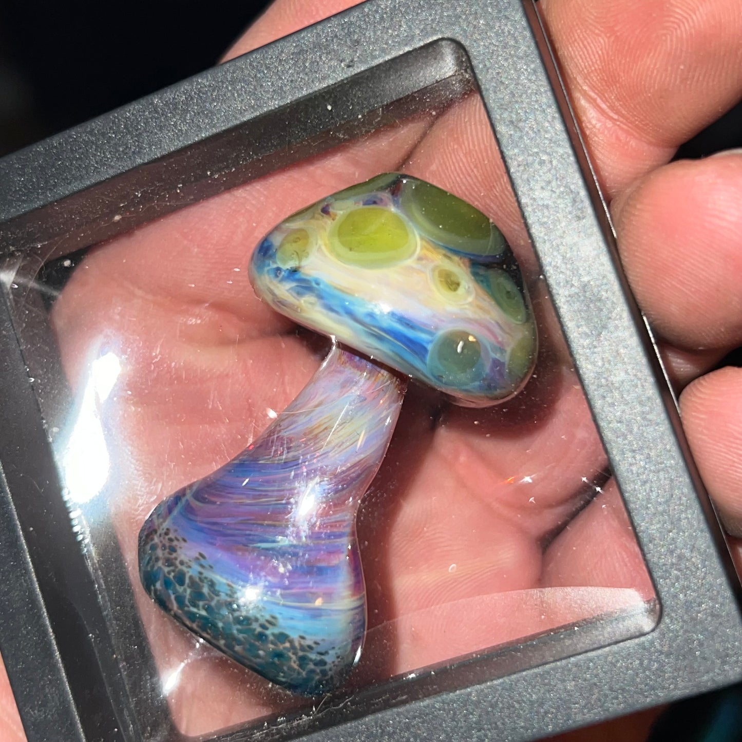 Small heady mushroom pipe