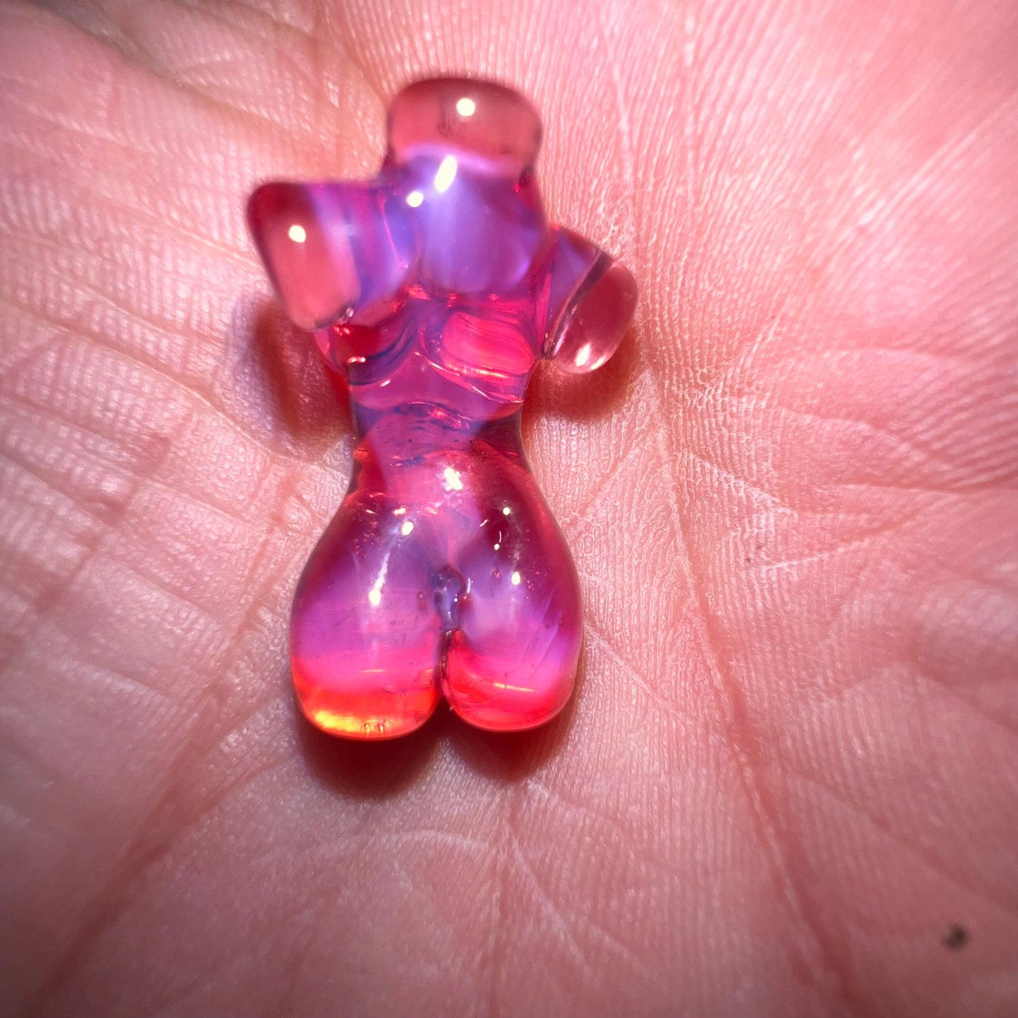 Micro female form sculpture in Telemagenta